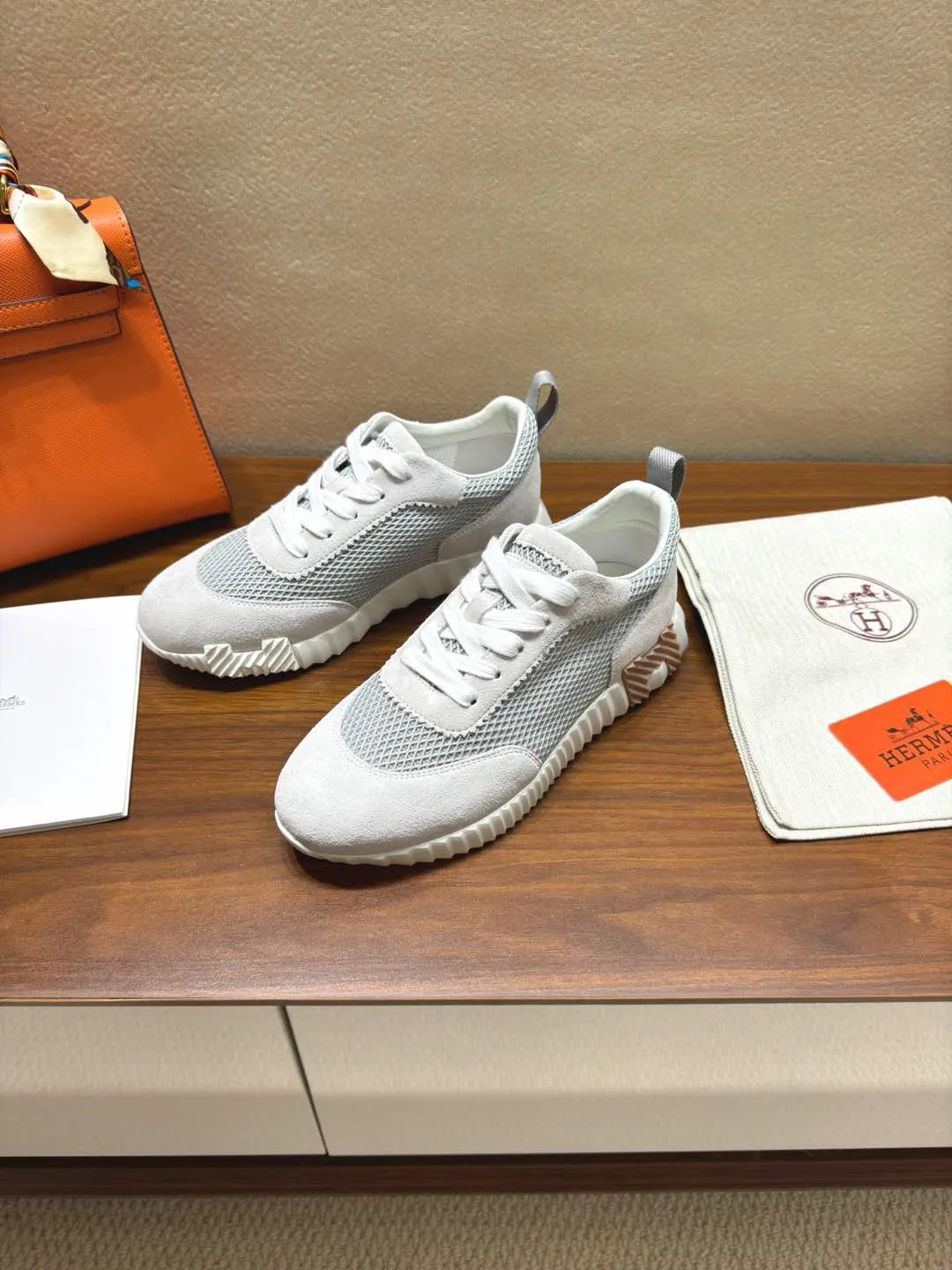 💕💕Factory direct selling price p640💕💕 Men ➕20💰Hermes 🐎24 new sports shoes 🆕 H family 2024giga new sports shoes **3cm, a real artifact, original molded outsole, very stylish and light, perfect foot feel💯 size: 34-46 (customized at 34.45.46)